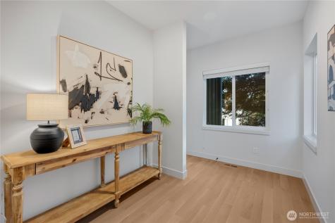 10317 Sand Point Way NE Seattle WA 98125