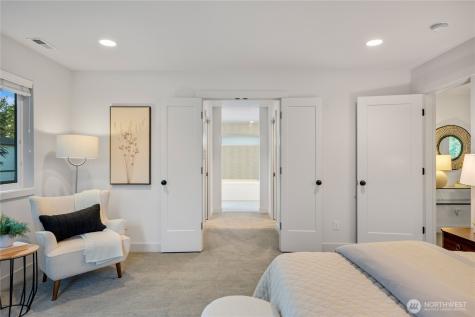10317 Sand Point Way NE Seattle WA 98125