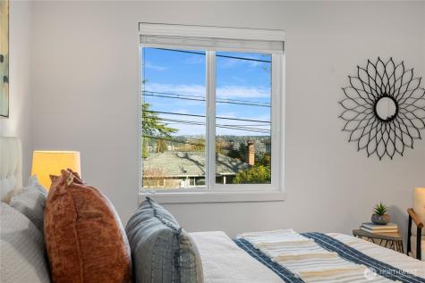 10317 Sand Point Way NE Seattle WA 98125