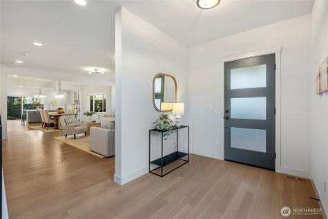10317 Sand Point Way NE Seattle WA 98125