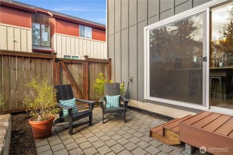 10317 Sand Point Way NE Seattle WA 98125