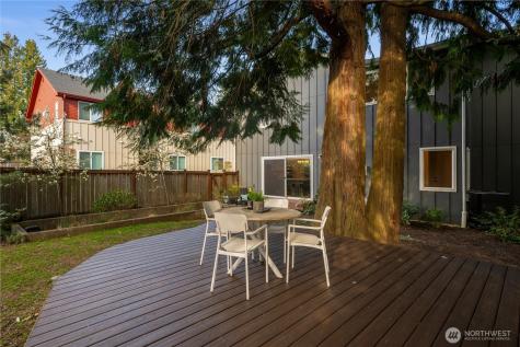 10317 Sand Point Way NE Seattle WA 98125