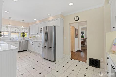 3119 108th Avenue SE Bellevue WA 98004