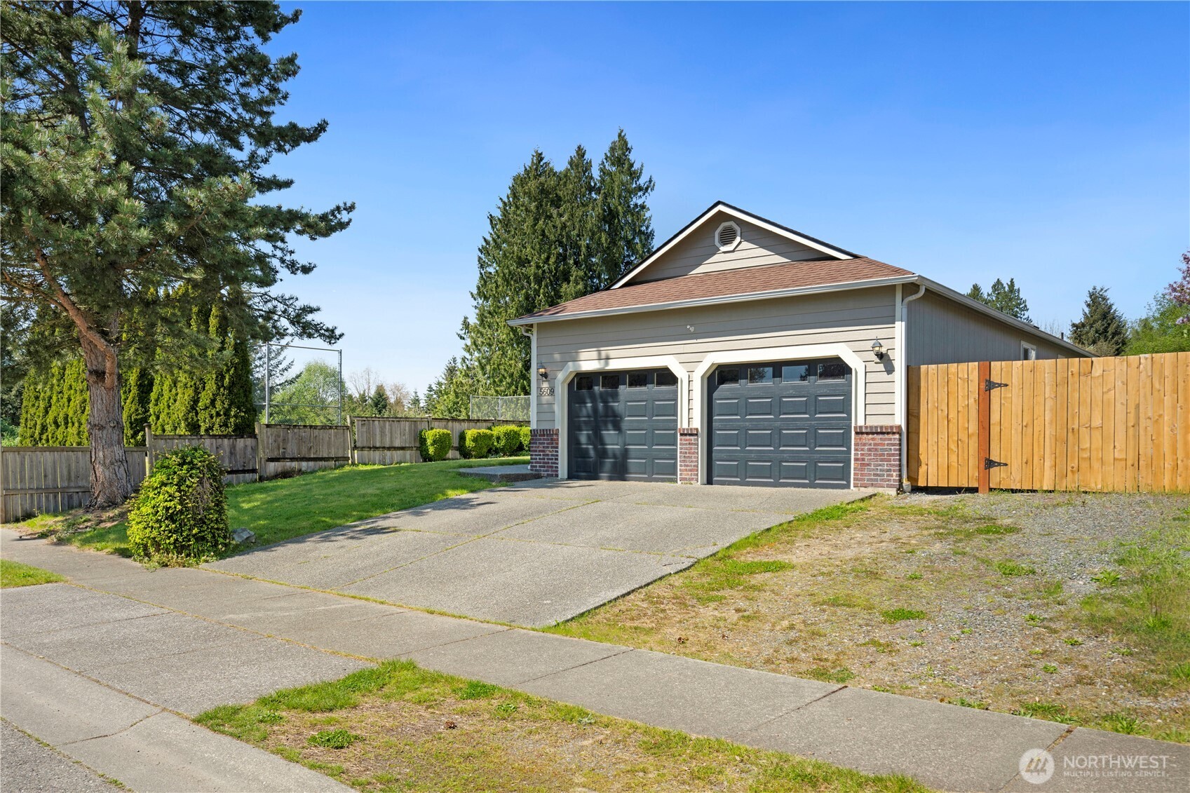 5609 138th Place NE Marysville WA 98271