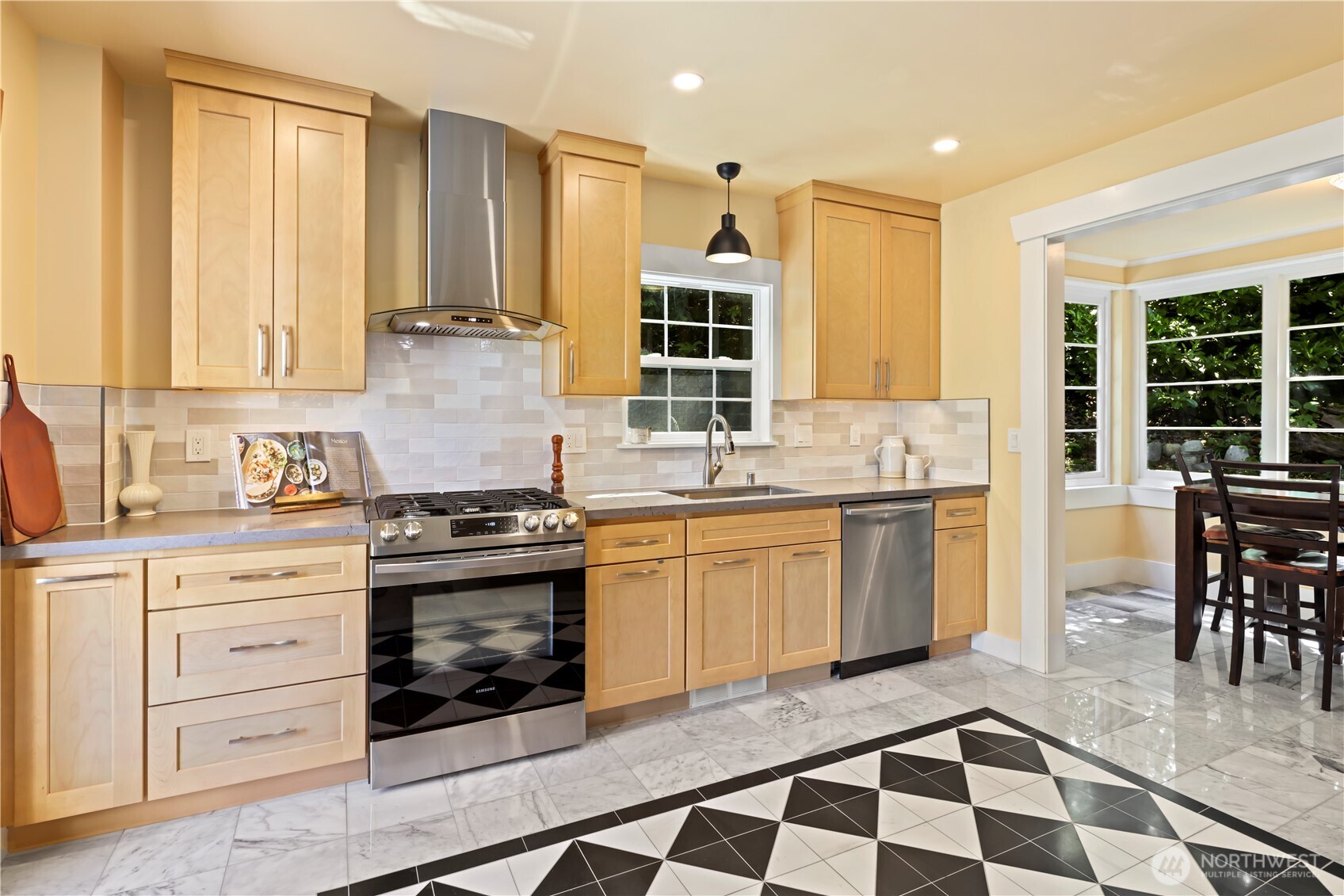 15930 Maplewild Avenue SW Burien WA 98166