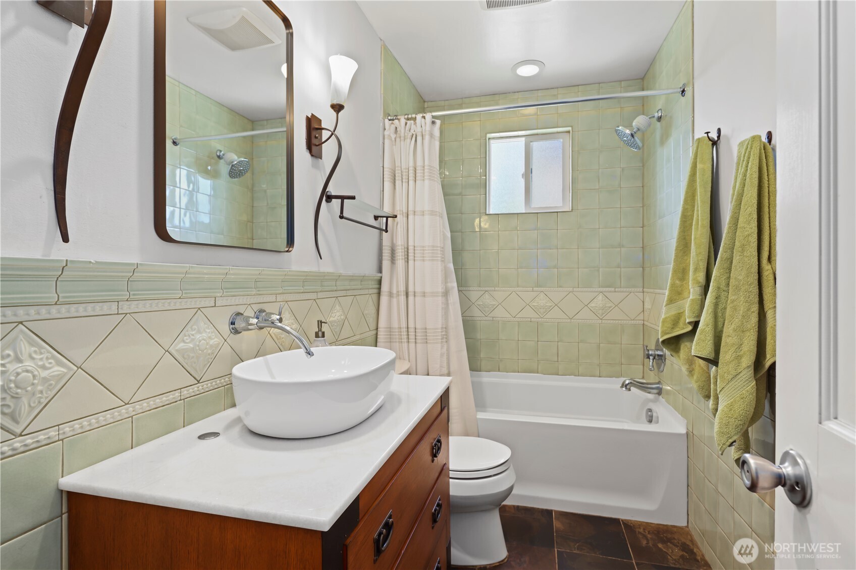 15930 Maplewild Avenue SW Burien WA 98166