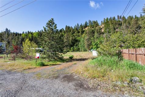 8829 Josephine Avenue Dryden WA 98821