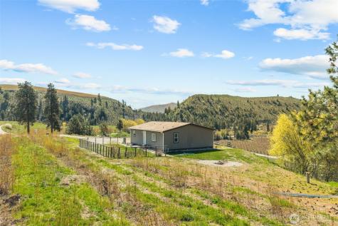 565 Boyd Loop Road Manson WA 98831