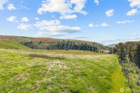 565 Boyd Loop Road Manson WA 98831