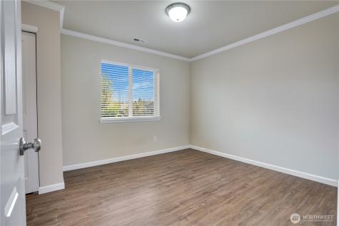 5028 40th Street NE Tacoma WA 98422
