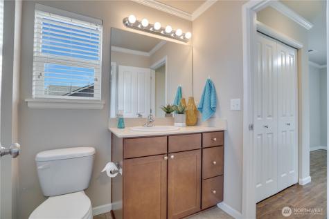 5028 40th Street NE Tacoma WA 98422