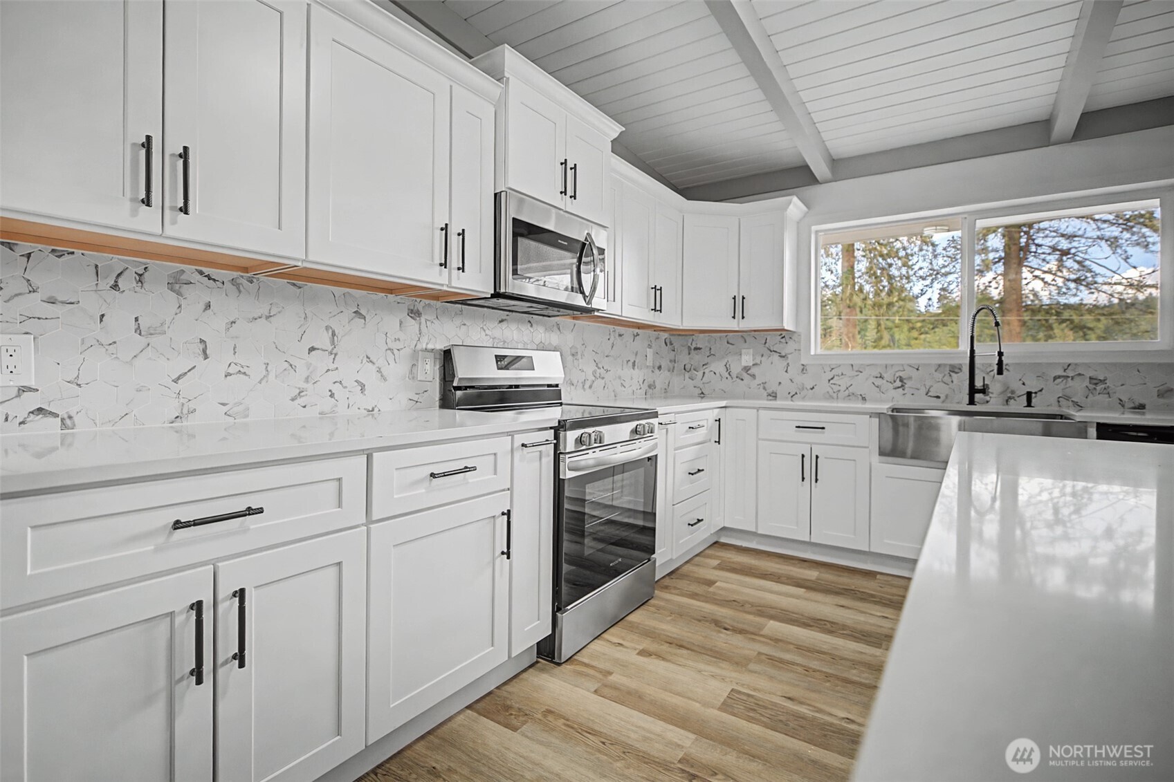 9406 Glencove Road NW Gig Harbor WA 98329