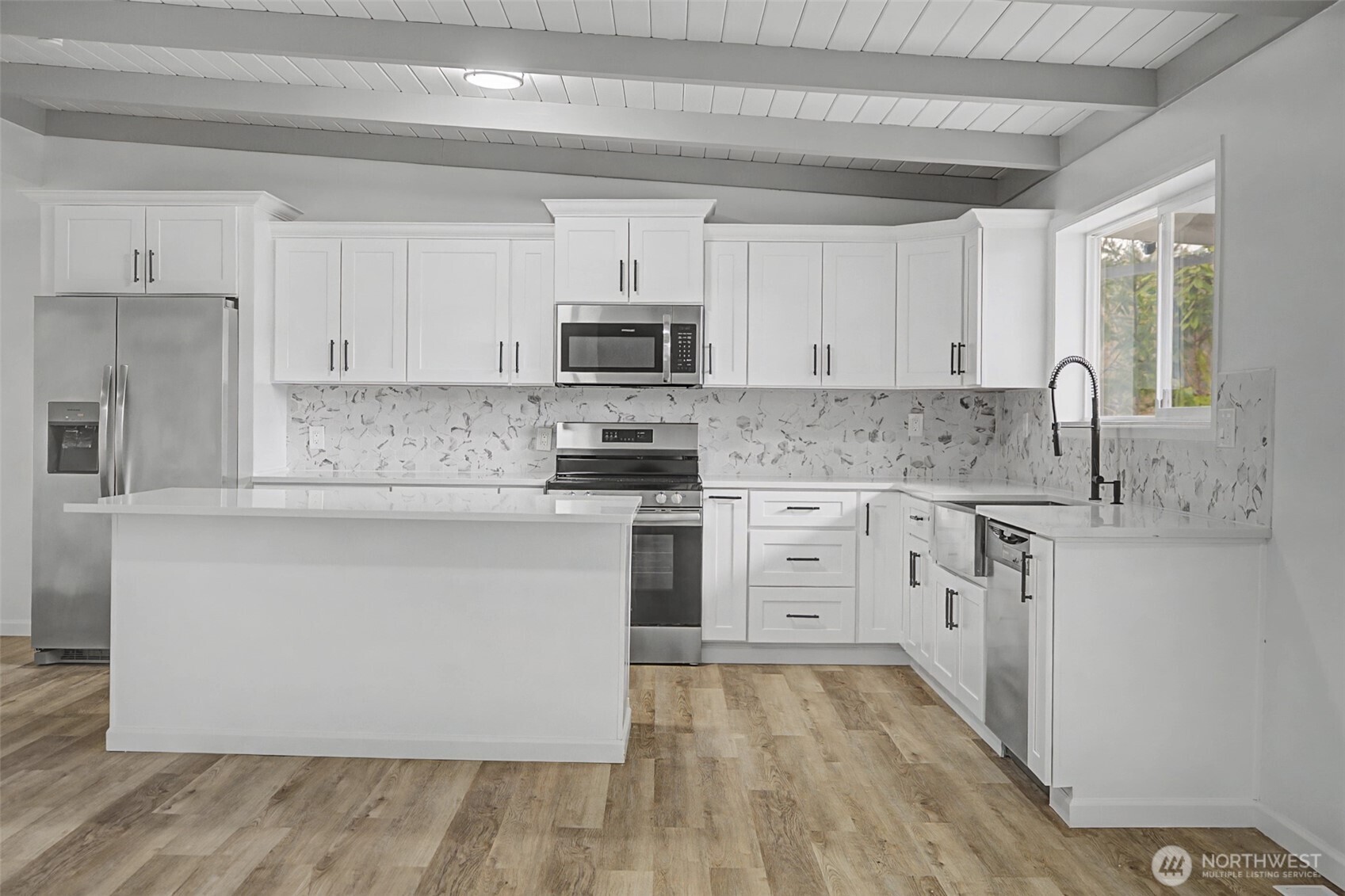 9406 Glencove Road NW Gig Harbor WA 98329