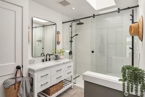 8097 W Mercer Way Mercer Island WA 98040