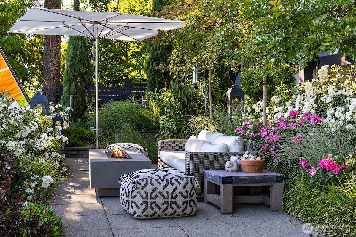 8097 W Mercer Way Mercer Island WA 98040