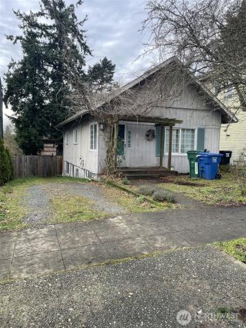 7043 17 Avenue NW Seattle WA 98117