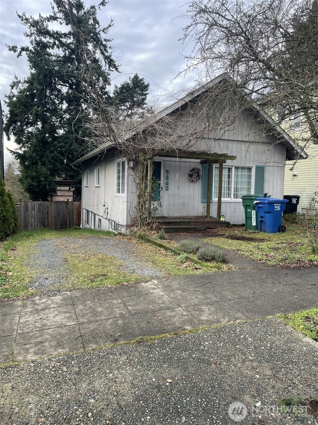 7043 17 Avenue NW Seattle WA 98117