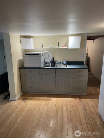 7043 17 Avenue NW Seattle WA 98117