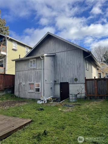 7043 17 Avenue NW Seattle WA 98117
