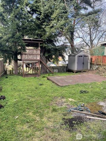7043 17 Avenue NW Seattle WA 98117