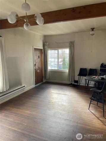 7043 17 Avenue NW Seattle WA 98117