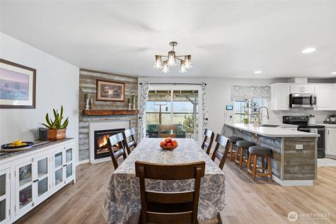 242 Adams Drive Kelso WA 98626
