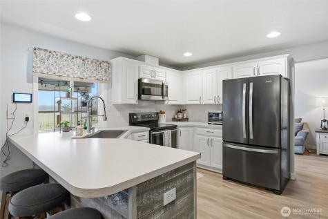 242 Adams Drive Kelso WA 98626