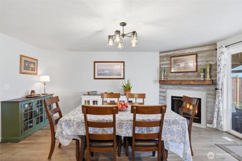 242 Adams Drive Kelso WA 98626