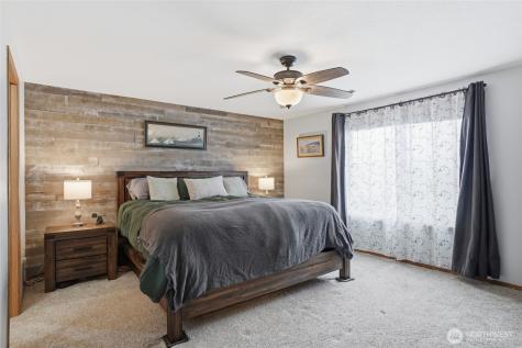 242 Adams Drive Kelso WA 98626
