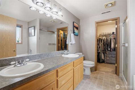 242 Adams Drive Kelso WA 98626