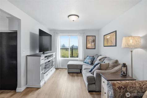 242 Adams Drive Kelso WA 98626