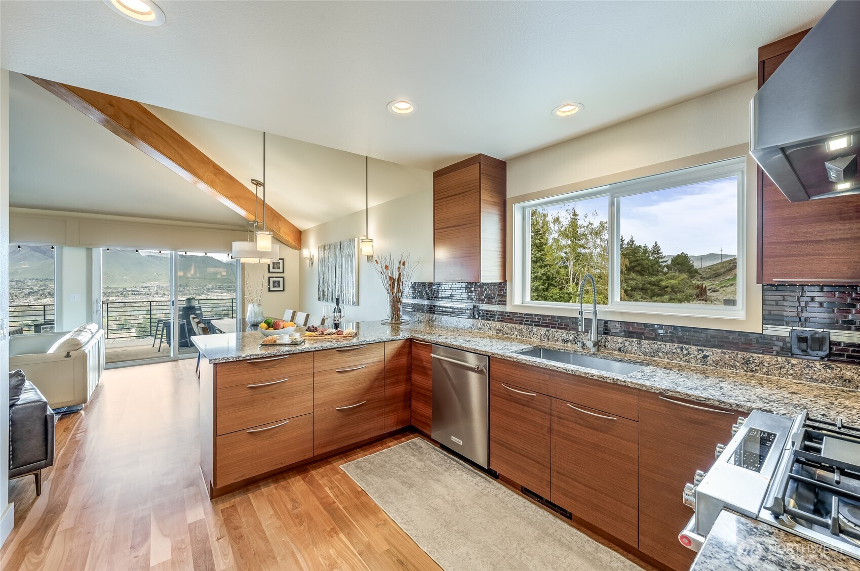 521 23rd Street NE East Wenatchee WA 98802