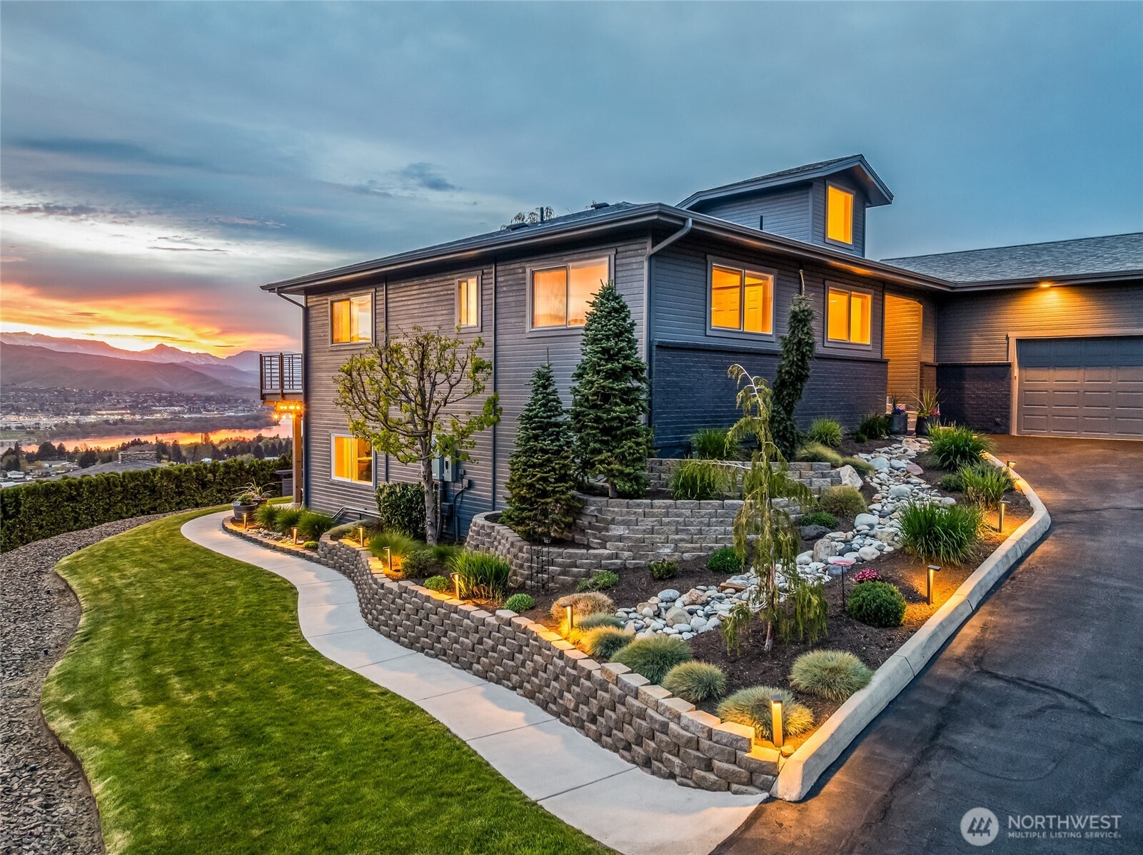 521 23rd Street NE East Wenatchee WA 98802
