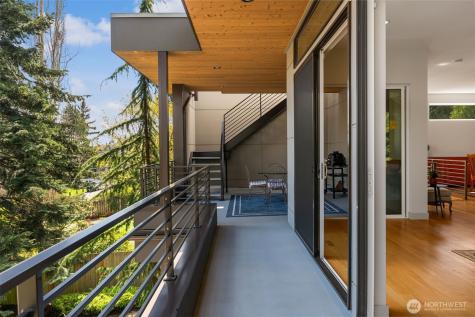 9719 Lake Shore Boulevard NE Seattle WA 98115