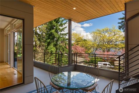 9719 Lake Shore Boulevard NE Seattle WA 98115