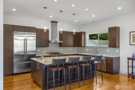 9719 Lake Shore Boulevard NE Seattle WA 98115