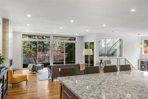 9719 Lake Shore Boulevard NE Seattle WA 98115