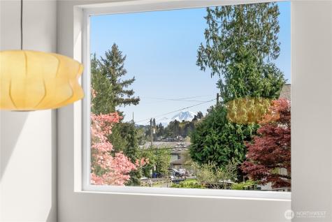 9719 Lake Shore Boulevard NE Seattle WA 98115