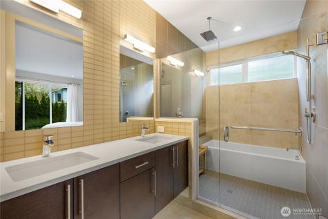 9719 Lake Shore Boulevard NE Seattle WA 98115