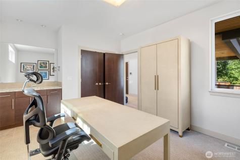 9719 Lake Shore Boulevard NE Seattle WA 98115