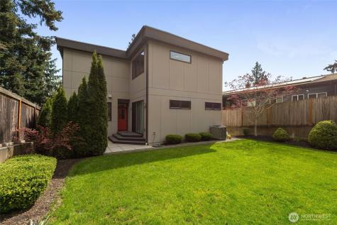 9719 Lake Shore Boulevard NE Seattle WA 98115