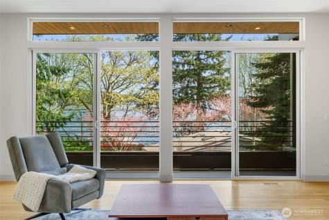 9719 Lake Shore Boulevard NE Seattle WA 98115