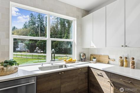 761 7th Avenue NW Issaquah WA 98027