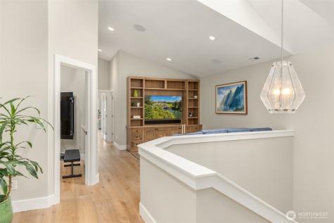 4475 Pleasant Beach Drive NE Bainbridge Island WA 98110