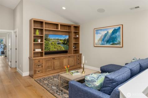 4475 Pleasant Beach Drive NE Bainbridge Island WA 98110