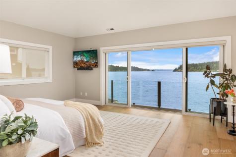 4475 Pleasant Beach Drive NE Bainbridge Island WA 98110