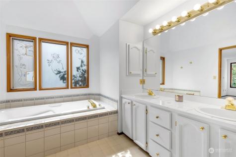 400 Indigo Place Nw Issaquah WA 98027