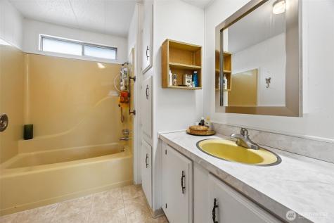 2827 34th Avenue Court E Tacoma WA 98443