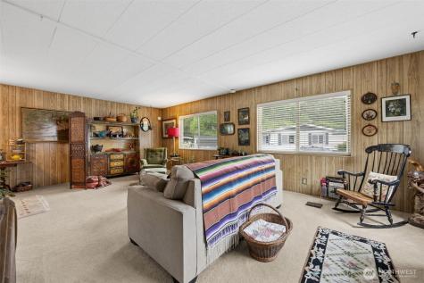 2827 34th Avenue Court E Tacoma WA 98443