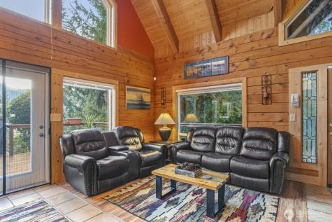 6323 N Lake Cushman Road Hoodsport WA 98548